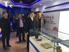 柯橋區(qū)委書記沈志江來(lái)公司調(diào)研黨建和企業(yè)發(fā)展情況