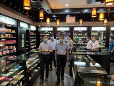 市人大常委會(huì)副主任孫云耀來(lái)集團(tuán)調(diào)研并到景岳堂藥業(yè)講授黨課