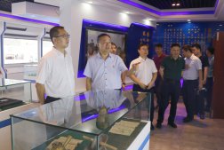 柯橋區(qū)委副書記、區(qū)長陳豪調研華通醫(yī)藥